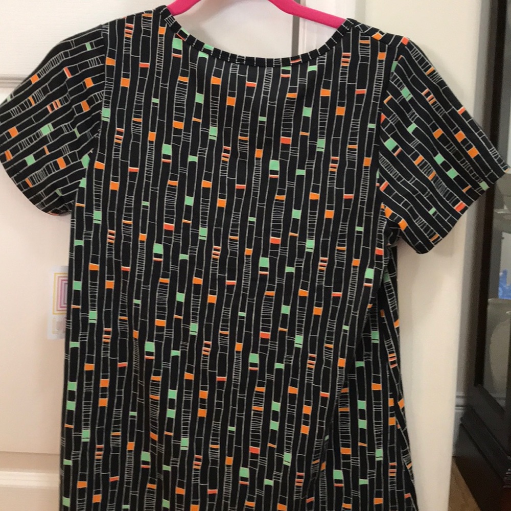 NWT Lularoe black classic t-shirt size XS - Picture 4 of 5